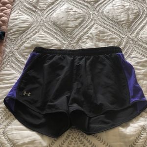 Under Armour Women’s Running Short Heat Gear NWOT
